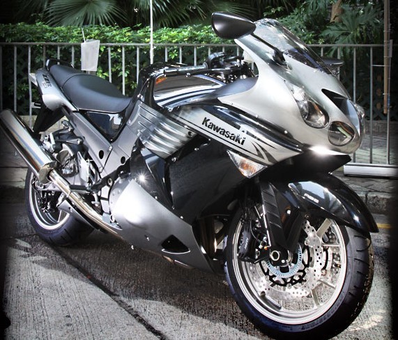 2010款川崎六眼魔神ZZR1400  3200元