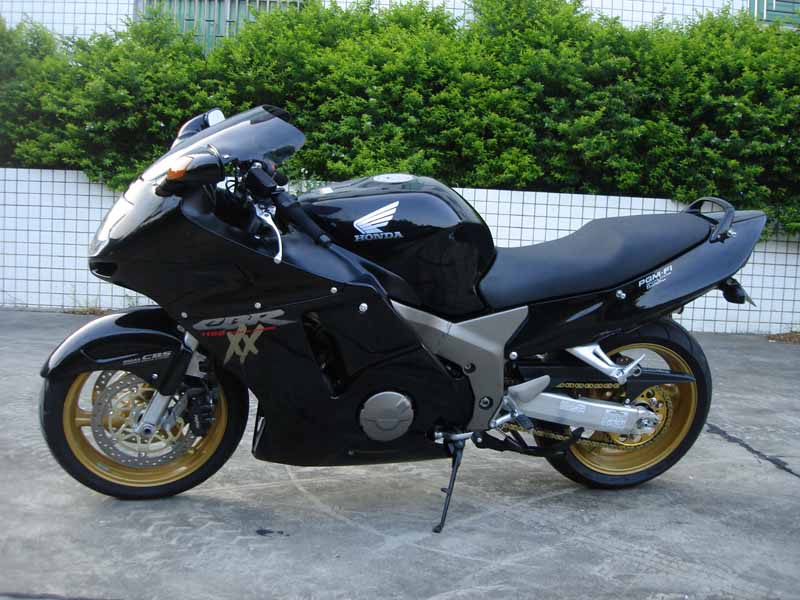 本田 CBR1100XX     3000元
