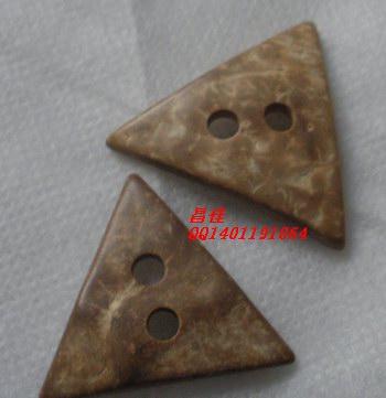 三角形椰子扣，椰壳纽扣，果实纽扣，天然纽扣