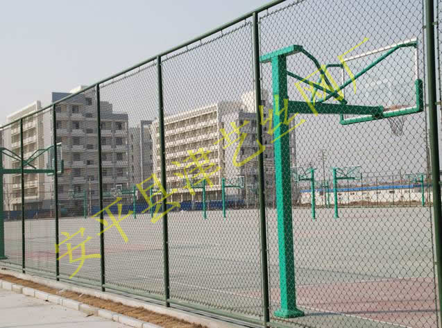 提供篮球场围网、体育场护栏网、刺绳