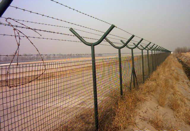 金属网，护栏网，围网，机场防护网，机场隔离栅，监狱隔离栅