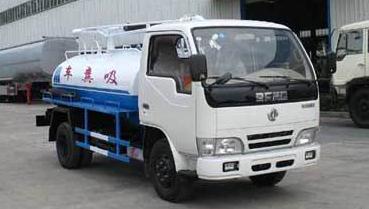 5吨车清理化粪池