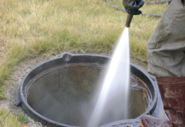 5吨车清理化粪池、污水池