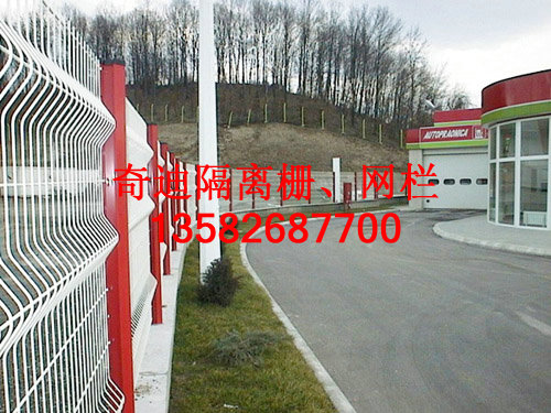 公路隔离栅，高速路隔离栅，小区隔离栅，监狱隔离网