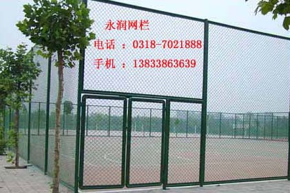 长年供应勾花网围栏，隔离栅