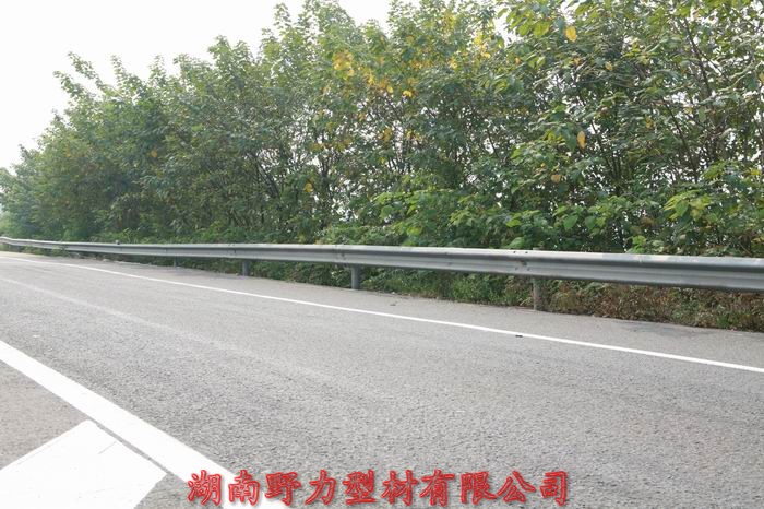 锌钢公路护栏