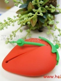 实惠，耐用，硅胶草莓钥匙包生产