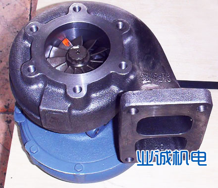 奔驰12V183增压器、奔驰12V4000水泵价格，