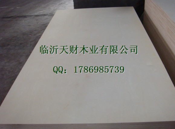 百特木业专业生产高档桦木家具用胶合板
