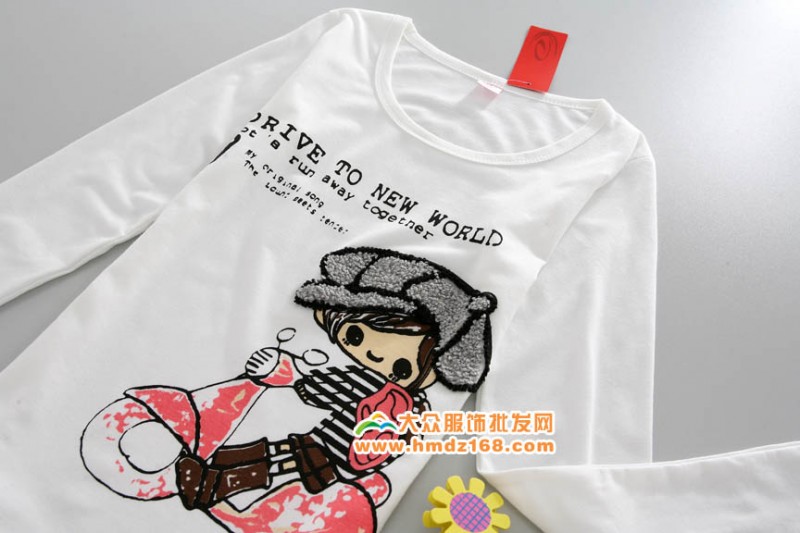 虎门富民卡通印花图案的夏季短袖女士T恤批发T恤批发货源