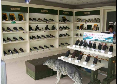 深圳鞋店展柜订做厂家，皮具店面装修设计公司