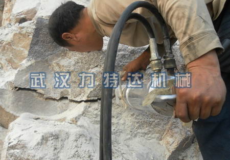 石方开挖免爆破设备