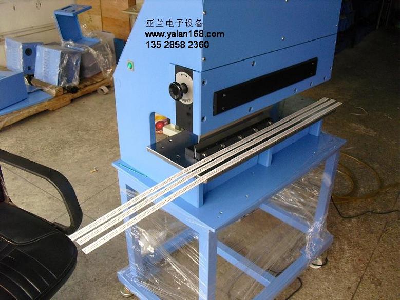 FPC分板机 铝基板分板机 LED灯条分板机 电路板分板机