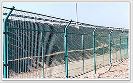 高速公路护栏网安装，高速公路护栏网报价，高速公路护栏网生产