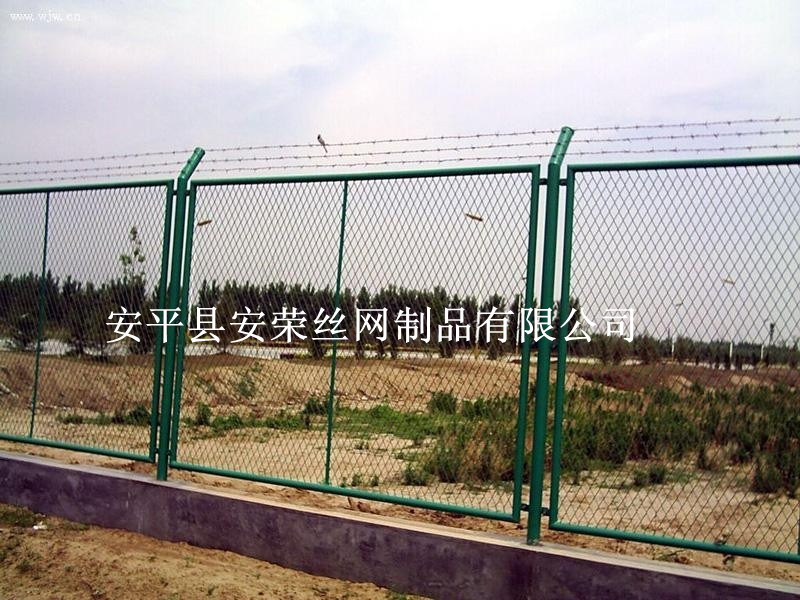 安荣丝网制品供应钢板网状- 护栏网，安全防护网