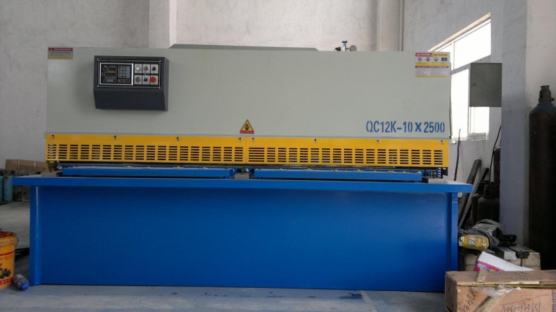 厂家直销QC12K-10×2500液压摆式剪板机