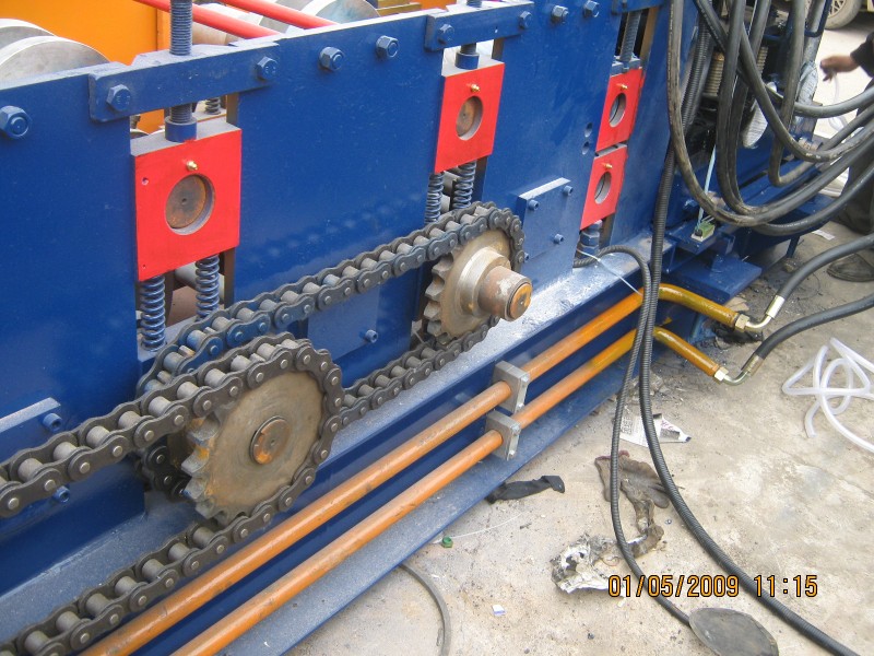 C型钢机设备如何安装 　　