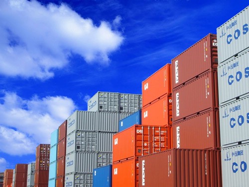 代理塑胶水管、塑胶壳、塑胶板、塑胶条、塑胶珠拼柜进口