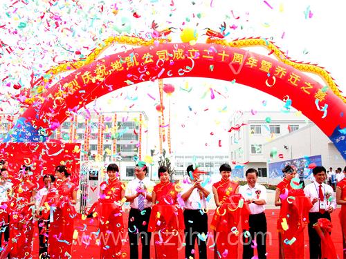 广州背景画安装、大型超市场内外布置、门头店招