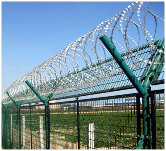 机场护栏网、折弯护栏网、护栏网企业、护栏网厂家