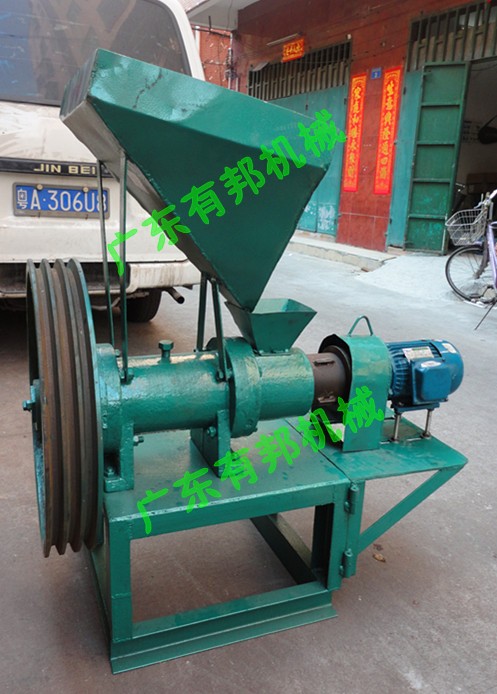 供应水鱼乌龟饲料膨化机，鱼虾饲料膨化机，颗粒膨化饲料机