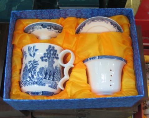 销售景德镇高档骨瓷茶杯 高白瓷茶杯 新年员工福利杯