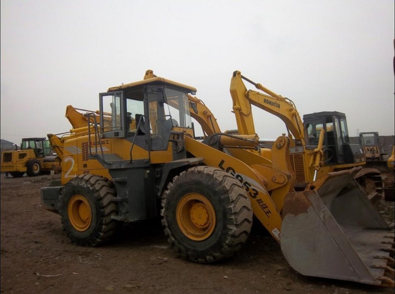 景德镇二手装载机代理商家，奇峰公司二手临工953装载机低价