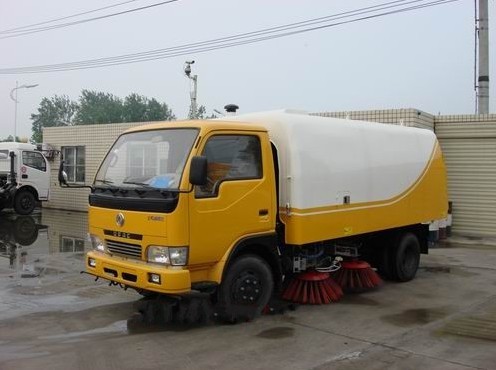 东风平头小霸王扫路车