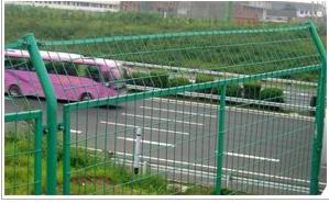 【厂家销售】河南道路护栏网