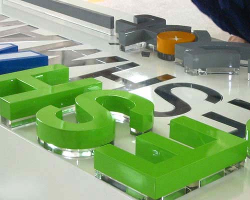 广州水晶字制作，广州不绣钢字制作广州发光字制作广州铁皮字制作