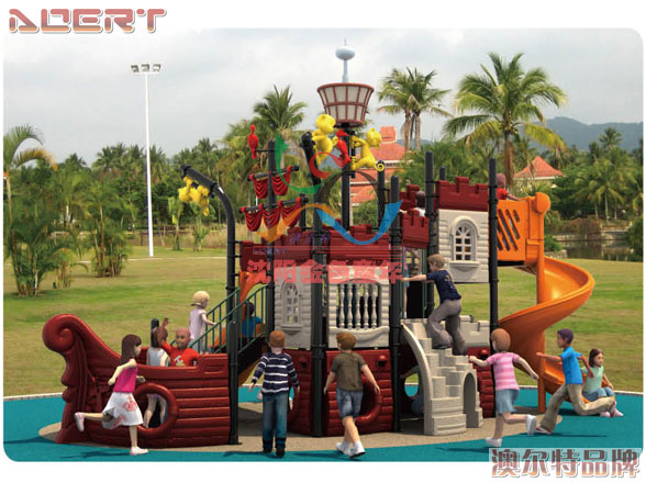 塑料滑梯口,幼儿园滑梯,