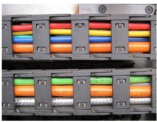 耐油拖链电缆 高度耐麿电线电缆 耐高温 PUR材质价格