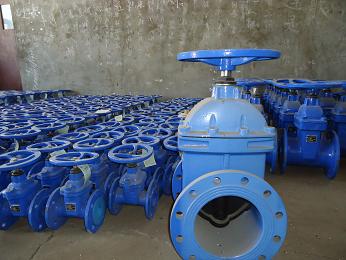 供应闸阀，蝶阀，水利阀等各种阀门