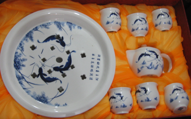 供应正宗景德镇陶瓷茶具，年年有鱼茶具，家居日用青花茶具