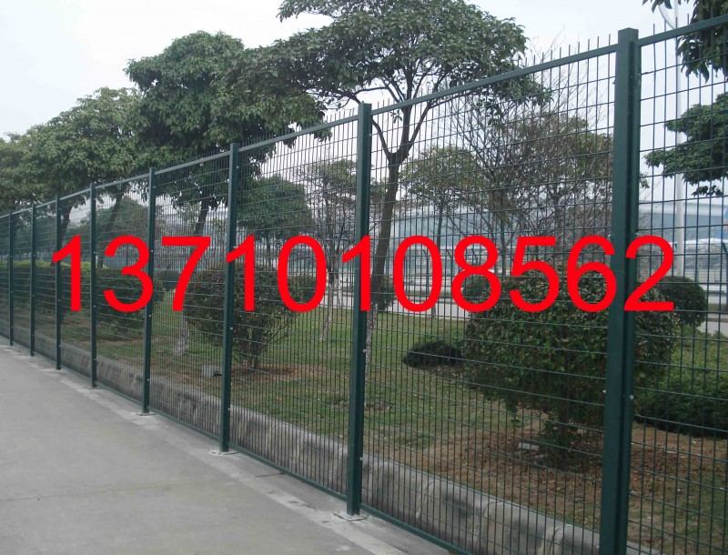张家界临时护栏网郴州双边护栏网永州体育围栏网怀化波浪护栏网