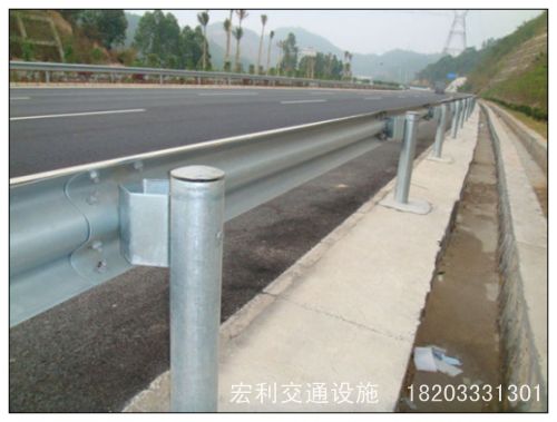 防阻块 高速公路护栏板 防阻块 托架等配套设施