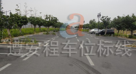 松岗车位划线_松岗停车场划线-交通安全设施