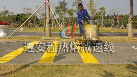 加油站车位划线_加油站停车场划线_交通安全设施