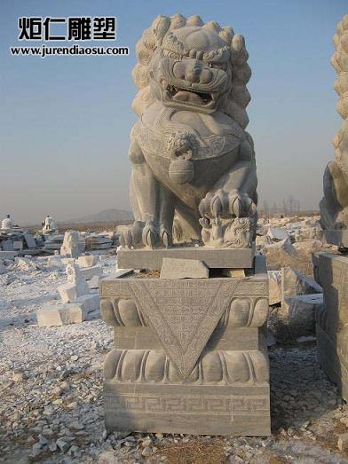 河北曲阳石雕厂供应石狮子、佛像、龙柱子石雕