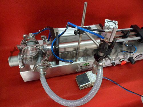 FXGZ-500卧式单头气动液体灌装机