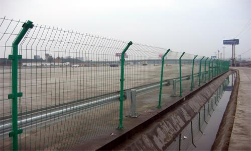 供应星宇油田护栏网、建筑作业隔离网