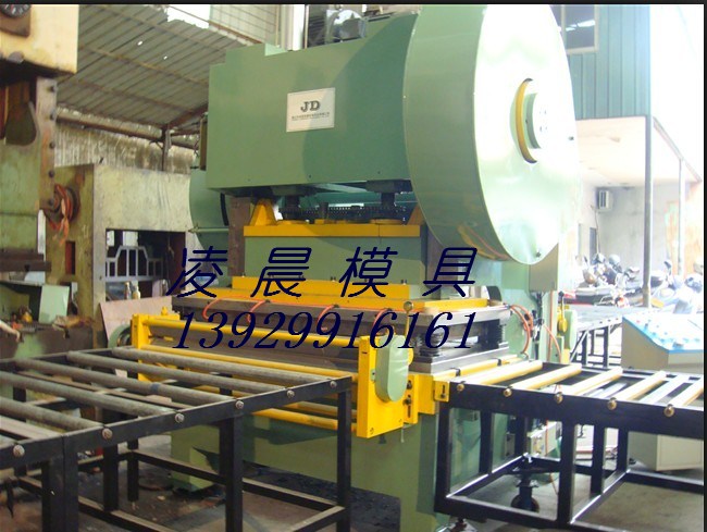 泡泡孔石膏板冲孔模具，异形孔天花板冲孔模具，玻镁板冲孔设备