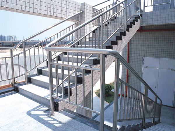 柳州不锈钢栏杆报价