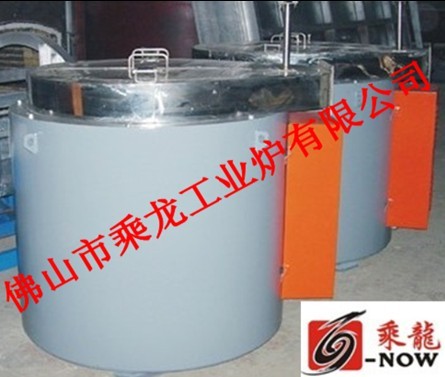 井式液体盐浴氮化炉价格，热处理渗氮炉