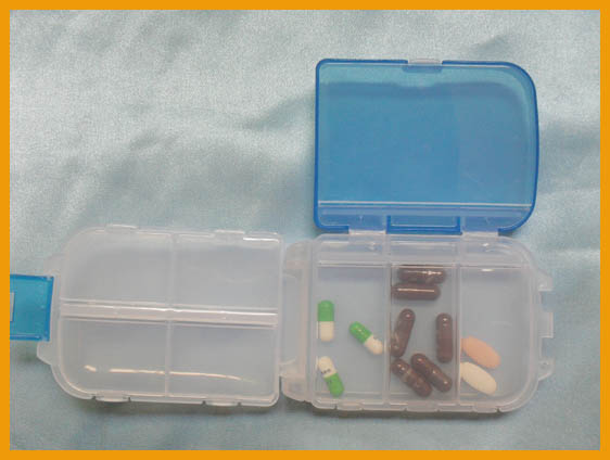 广东厂家供应随身小药盒，7格药盒，一周药盒