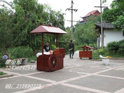 楚雄彝族田园售货车，古典实木手推车，低价处理