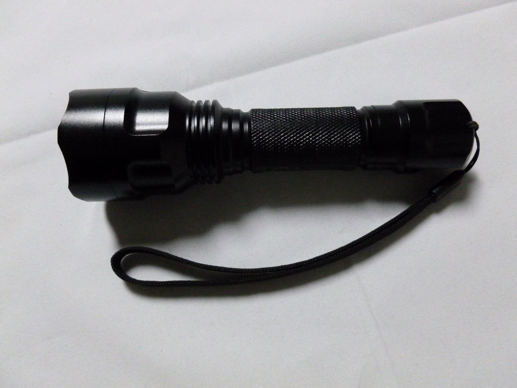 LQ-1112 C8强光 LED手电筒