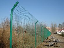 供应广州护栏网厂家，双边丝护栏网现货供应，护栏网厂家最低报价