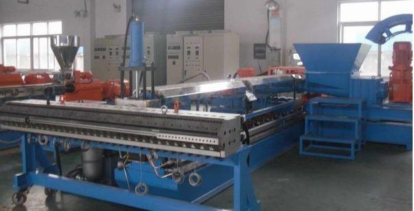 PVC片材挤出机（图）