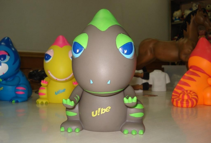 深圳厂家直销搪胶玩具 玩具价格 恐龙储蓄罐玩具